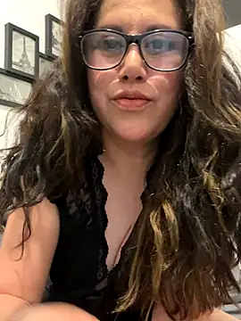 MirandaLatinaLovely online show from 17, 11, 2025