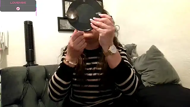 MirandaLatinaLovely online show from 25, 2, 2026