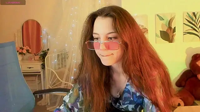 MilaStoyne online show from 3, 3, 2025