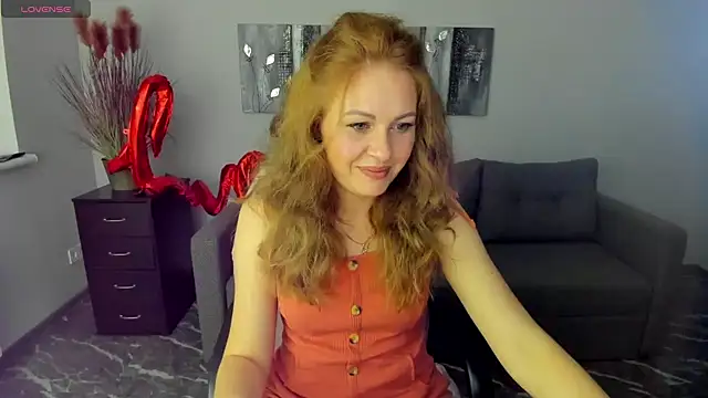 Snapshot of Mira_Whites chatting on 15, 2, 2025 Mira Whites online show from 15, 2, 2025