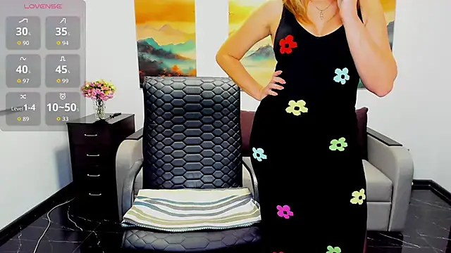 Snapshot of Mira_Whites chatting on 3, 12, 2025 Mira Whites online show from 3, 12, 2025