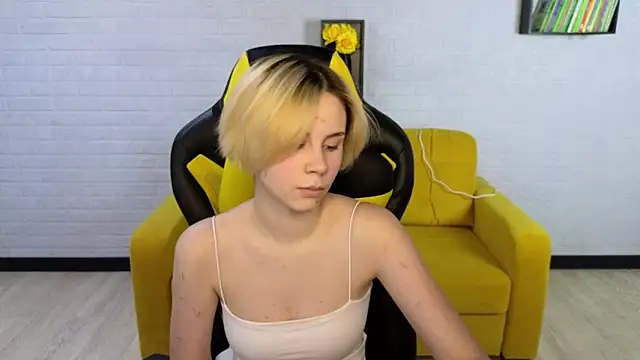 BettyCarter07 online show from 5, 2, 2025