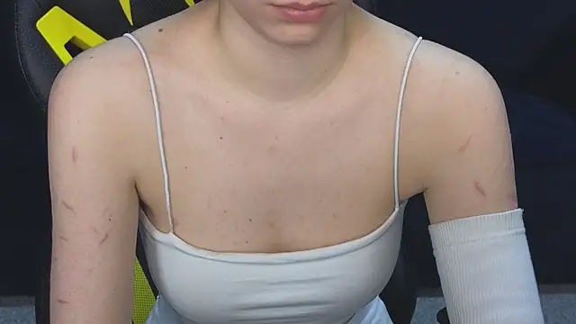 BettyCarter07 online show from 1, 3, 2025