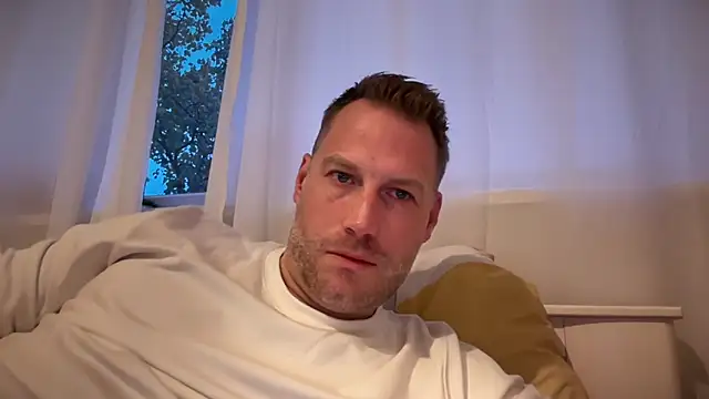 Christian87xxx online show from 4, 10, 2025