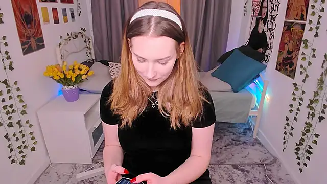 MaryWaddell online show from 16, 3, 2025