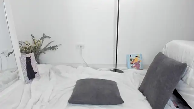 AlannaRussell  online show from 26, 2, 2025