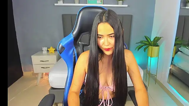 alessia leroy online show from 5, 2, 2025