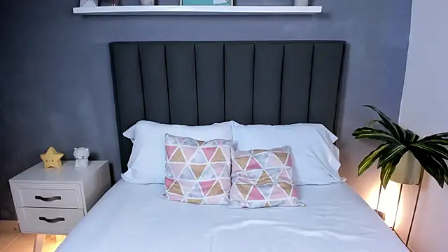 alessia leroy online show from 20, 2, 2025