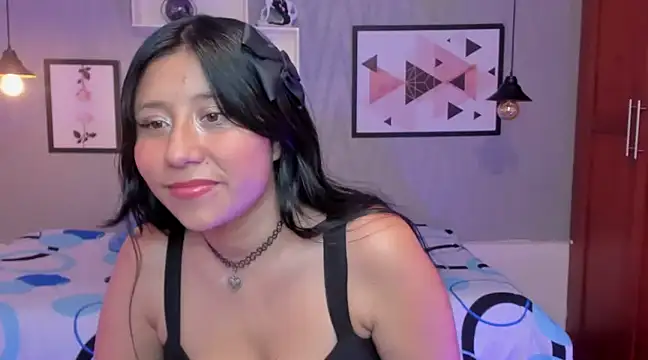 Nohemi louse online show from 17, 2, 2025