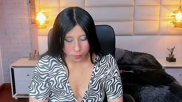 Nohemi louse online show from 1, 12, 2025