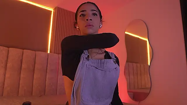 Snapshot of sara_lopee1 chatting on 26, 2, 2026 sara lopee1 online show from 26, 2, 2026