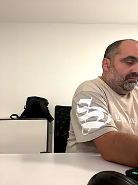 Snapshot of fuocovivo4 chatting on 12, 9, 2025 fuocovivo4 online show from 12, 9, 2025