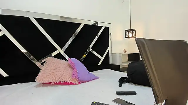 Annyrosee online show from 8, 2, 2025