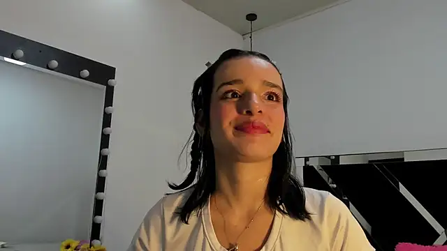 Annyrosee online show from 6, 3, 2025