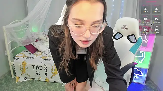 Snapshot of kaisajenner chatting on 8, 2, 2025 kaisajenner online show from 8, 2, 2025