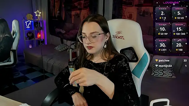 Snapshot of kaisajenner chatting on 4, 3, 2025 kaisajenner online show from 4, 3, 2025
