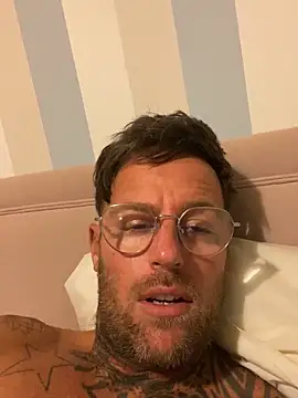 Jamesdeanmcqueen online show from 29, 1, 2025