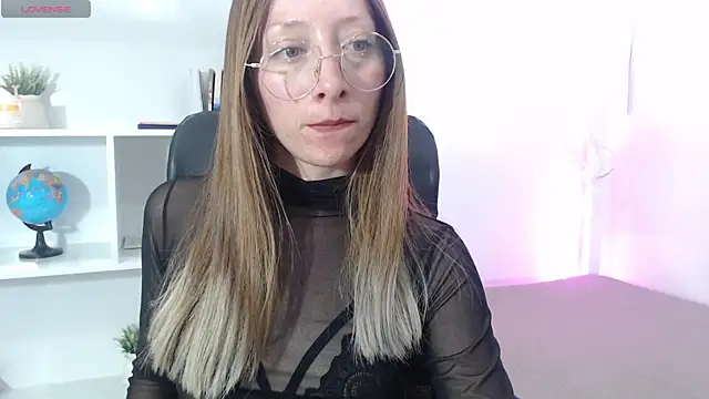 Snapshot of Carlin_Diaz chatting on 10, 2, 2025 Carlin Diaz online show from 10, 2, 2025