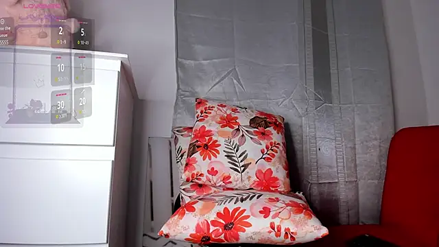 Snapshot of curly_sweett1 chatting on 21, 2, 2025 curly sweett1 online show from 21, 2, 2025