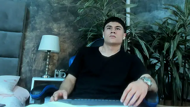 Snapshot of roan_birkin chatting on 11, 5, 2026 roan birkin online show from 11, 5, 2026