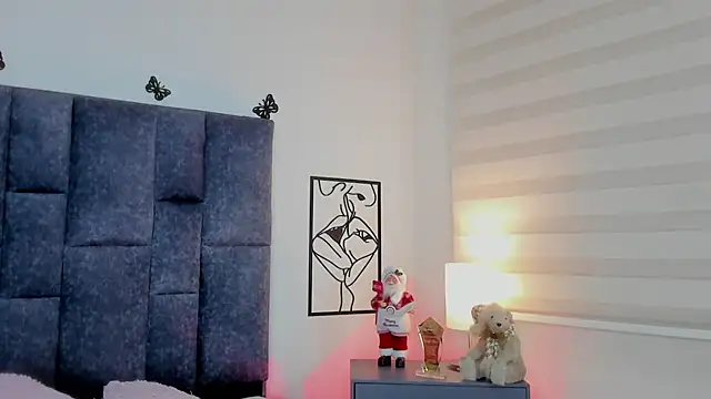 Violetta Ficher online show from 23, 12, 2025