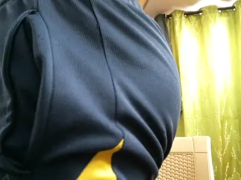 Snapshot of indianhairybull chatting on 12, 3, 2025 indianhairybull online show from 12, 3, 2025