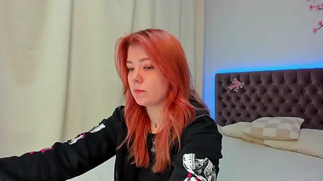Ella Mayers online show from 15, 10, 2025