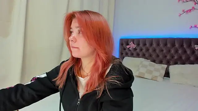 Ella Mayers online show from 17, 10, 2025