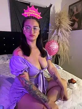 Emma Giraldo online show from 30, 9, 2025