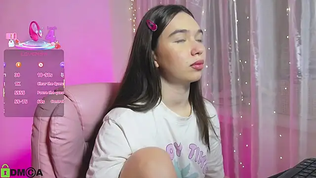 Snapshot of Arianahot777 chatting on 7, 11, 2025 Arianahot777 online show from 7, 11, 2025