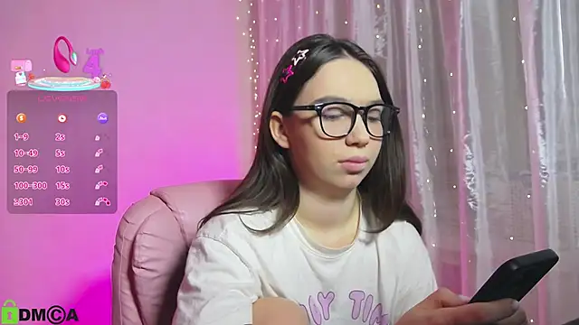 Snapshot of Arianahot777 chatting on 12, 11, 2025 Arianahot777 online show from 12, 11, 2025