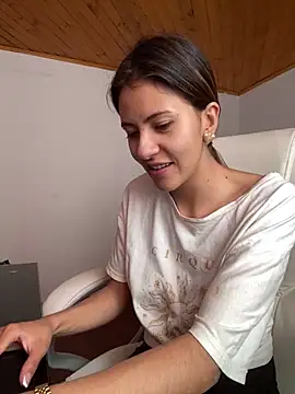 Andrea18 blonde online show from 27, 2, 2025