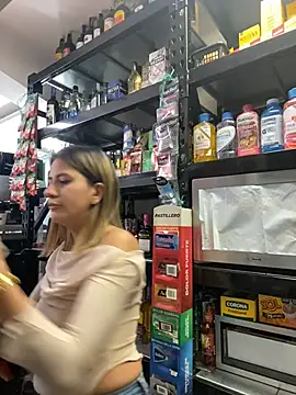 Andrea18 blonde online show from 18, 2, 2026