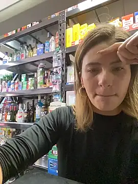 Andrea18 blonde online show from 4, 4, 2026