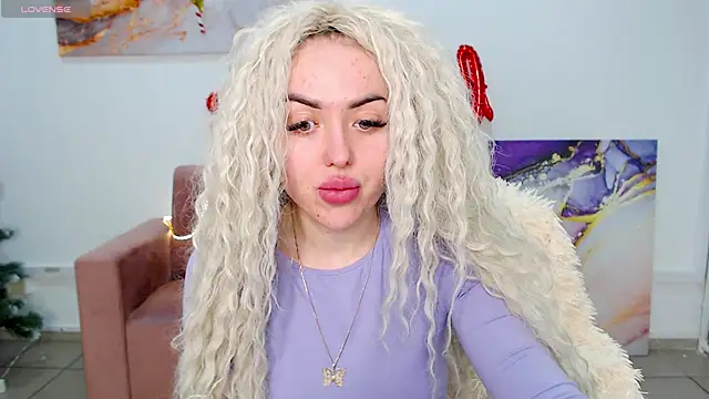 Snapshot of MissisCaty chatting on 21, 2, 2025 MissisCaty online show from 21, 2, 2025