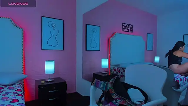  Emma whiitee  online show from 10, 11, 2025