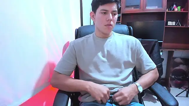 JamesCr  online show from 5, 2, 2025