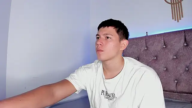 JamesCr  online show from 25, 2, 2025