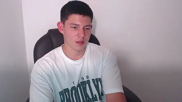 JamesCr  online show from 26, 2, 2025