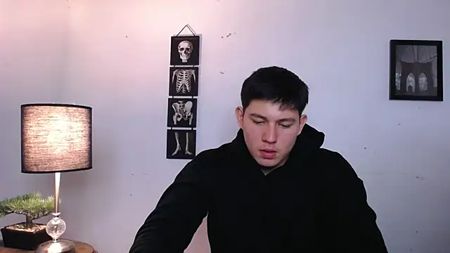 JamesCr  online show from 22, 11, 2025