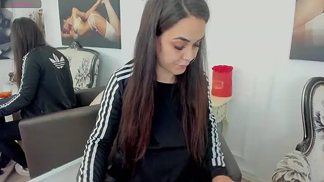 NicoleKatee online show from 7, 10, 2025