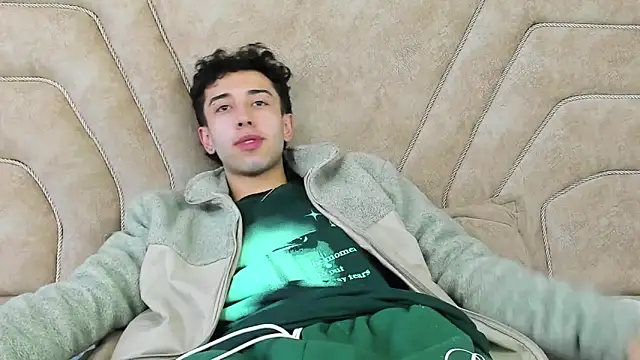 Snapshot of erickblaze_wm chatting on 12, 2, 2025 erickblaze wm online show from 12, 2, 2025