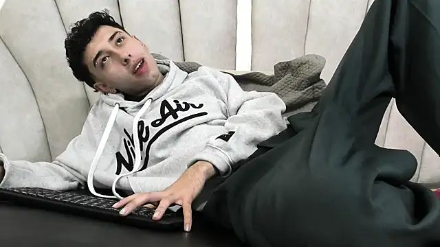 Snapshot of erickblaze_wm chatting on 18, 2, 2025 erickblaze wm online show from 18, 2, 2025