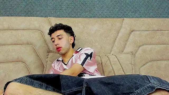 Snapshot of erickblaze_wm chatting on 22, 2, 2025 erickblaze wm online show from 22, 2, 2025