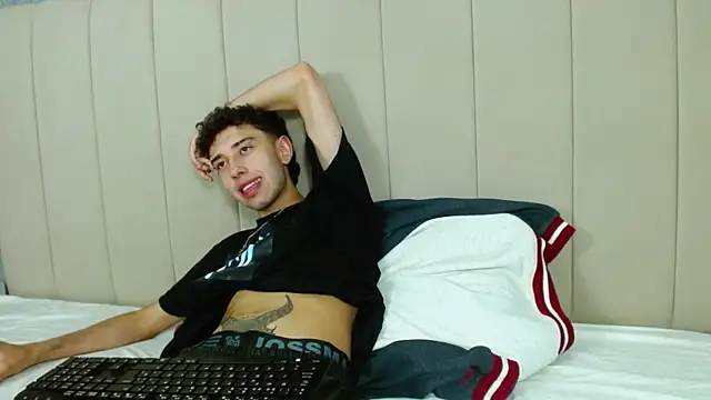 Snapshot of erickblaze_wm chatting on 27, 2, 2025 erickblaze wm online show from 27, 2, 2025