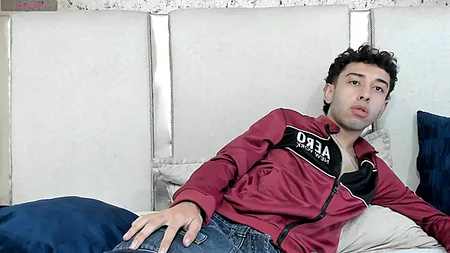 Snapshot of erickblaze_wm chatting on 4, 3, 2025 erickblaze wm online show from 4, 3, 2025