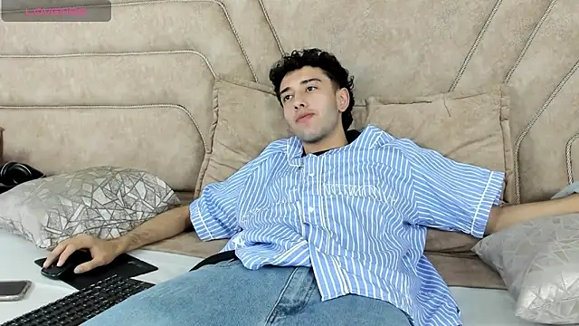 Snapshot of erickblaze_wm chatting on 5, 3, 2025 erickblaze wm online show from 5, 3, 2025