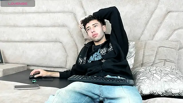 Snapshot of erickblaze_wm chatting on 7, 3, 2025 erickblaze wm online show from 7, 3, 2025