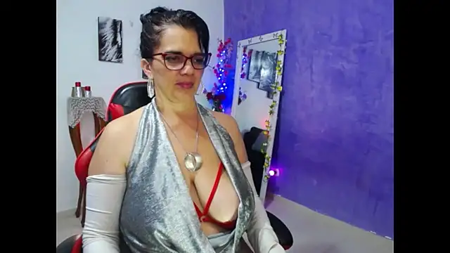 sarasmith3 online show from 4, 2, 2026