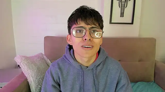 PepperTwink online show from 4, 3, 2025